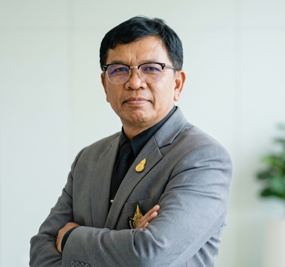 นายจรัญ  จากยางโทน